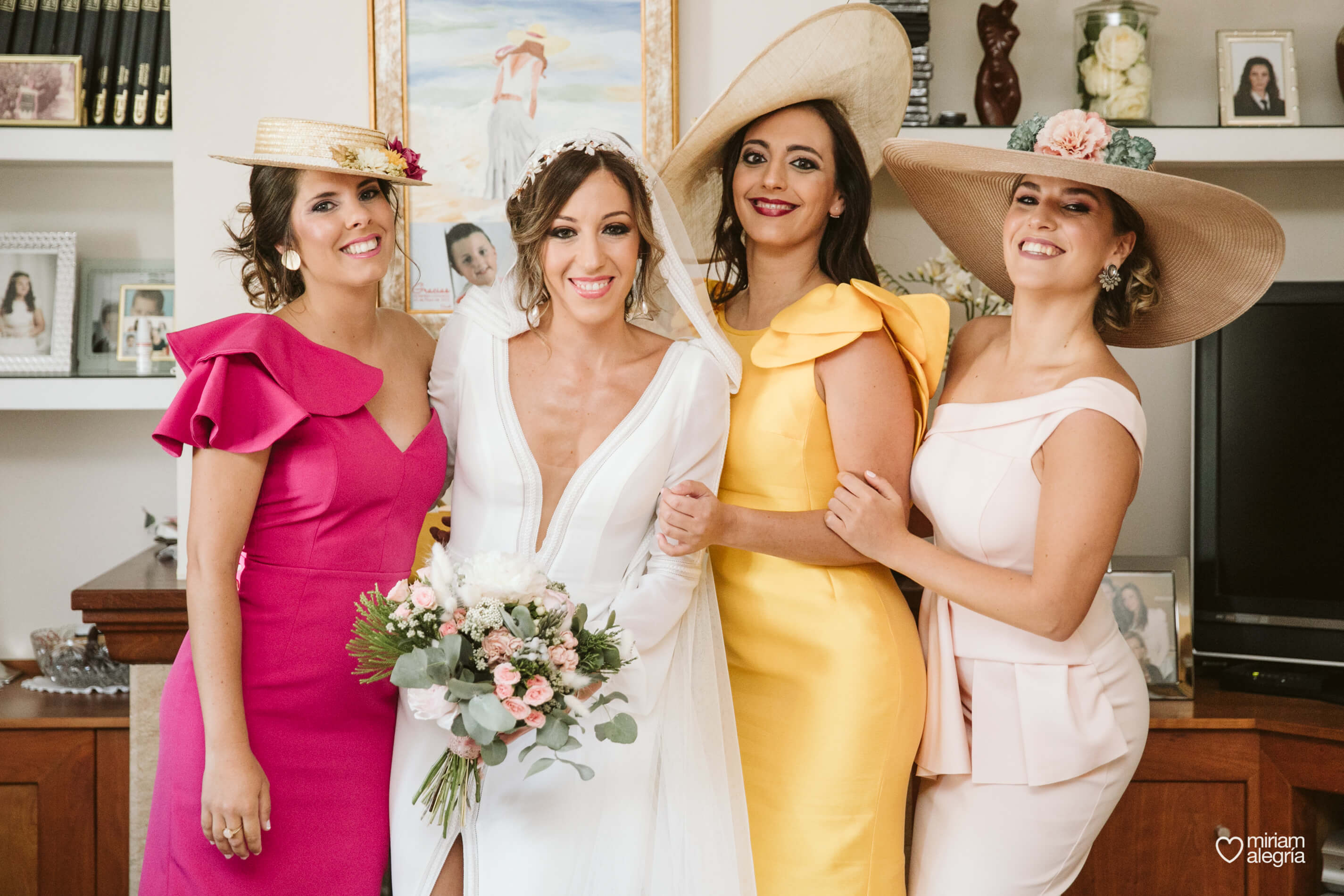 novia-con-capa-miriam-alegria-21