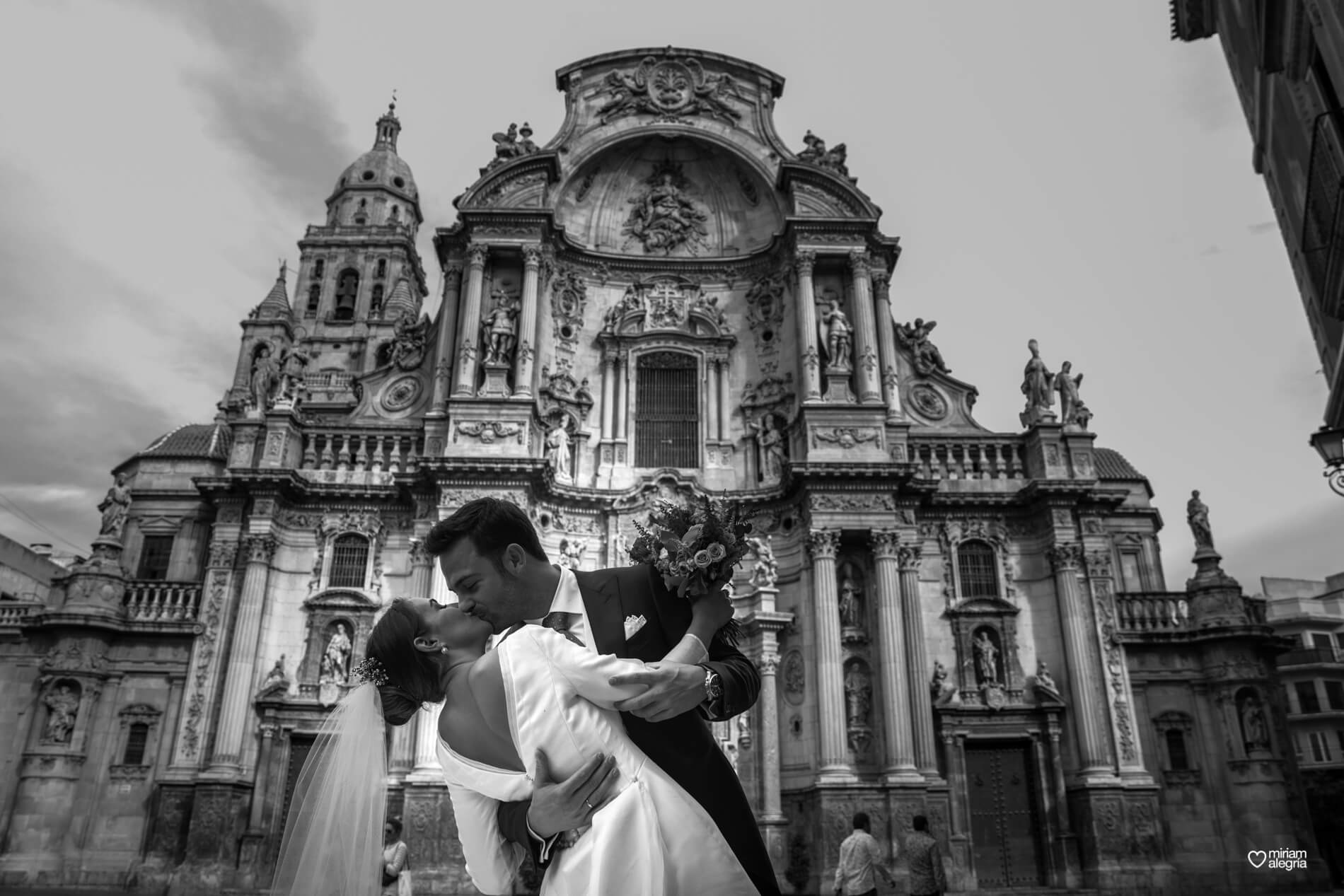 vestido-de-novia-paula-del-vas-miriam-alegria-fotografos-boda-murcia-87